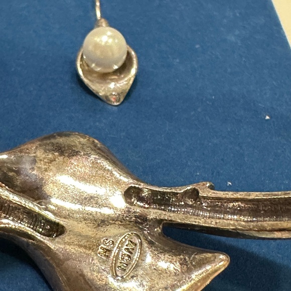 CALLA LILY BRACELET & EARRING GIFT SET - Picture 10 of 16